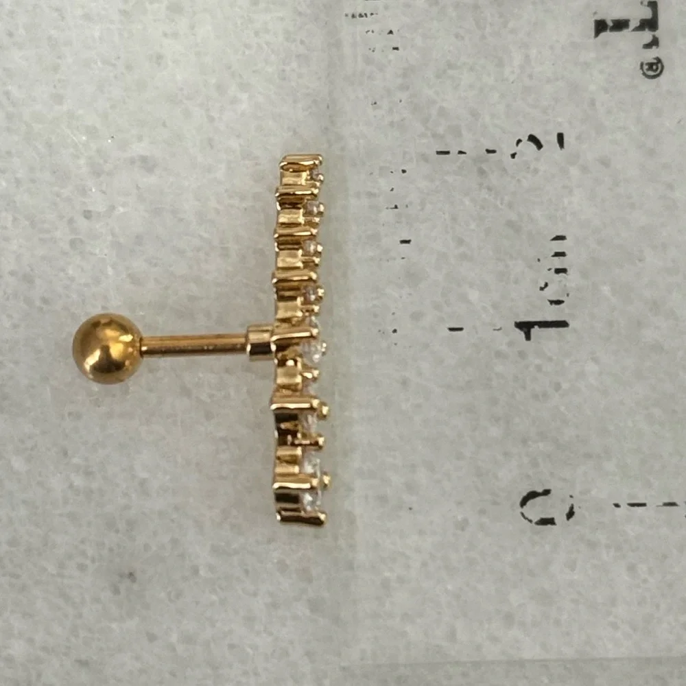 COPY - Gold Crystal Arch Cartilage Earring 

Brand New - Picture 4 of 4